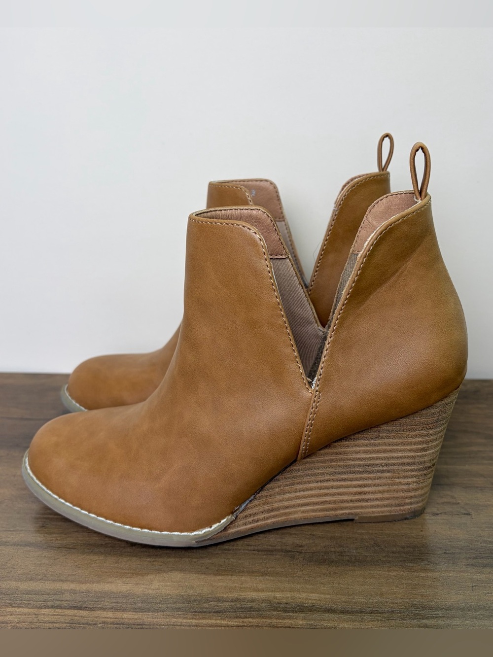 Report Women's Cognac Wedge Ankle Booties
